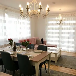 White Vintage Park View Apartamento